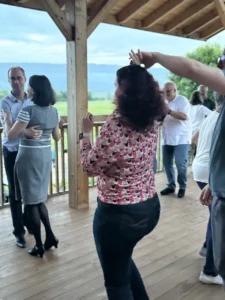 dance-factory-ghmb-laufen-terrasse-005-tanzschule