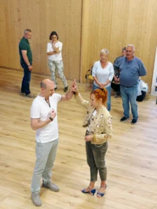 dance-factory-gmbh-laufen-saal-instruktion-002-tanzschule