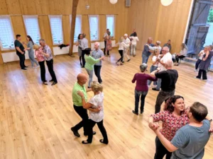 dance-factory-gmbh-laufen-saal-tanzen-002-tanzschule